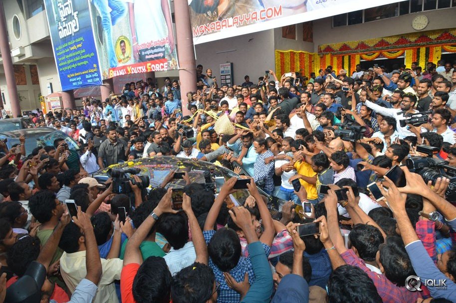 Balakrishna-Watches-Paisa-Vasool-Movie-at-Bramaramba-Theatre